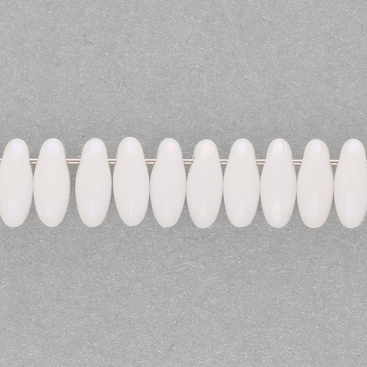 Rizo Glasperlen - 2,5 x 6 mm - Chalk White Luster - PerlineBeads SA