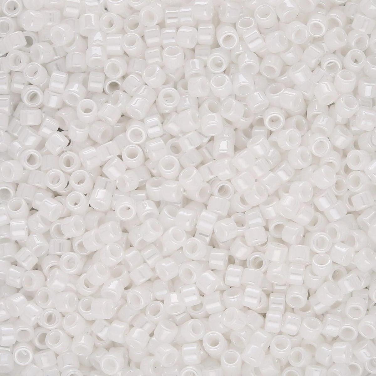 TOHO Aiko - Opaque White Luster - PerlineBeads SA