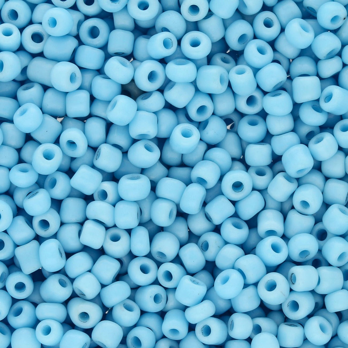 Rocailles Glasperlen 3 mm unregelmässige Grösse – Opaque Light Sky Blue - PerlineBeads