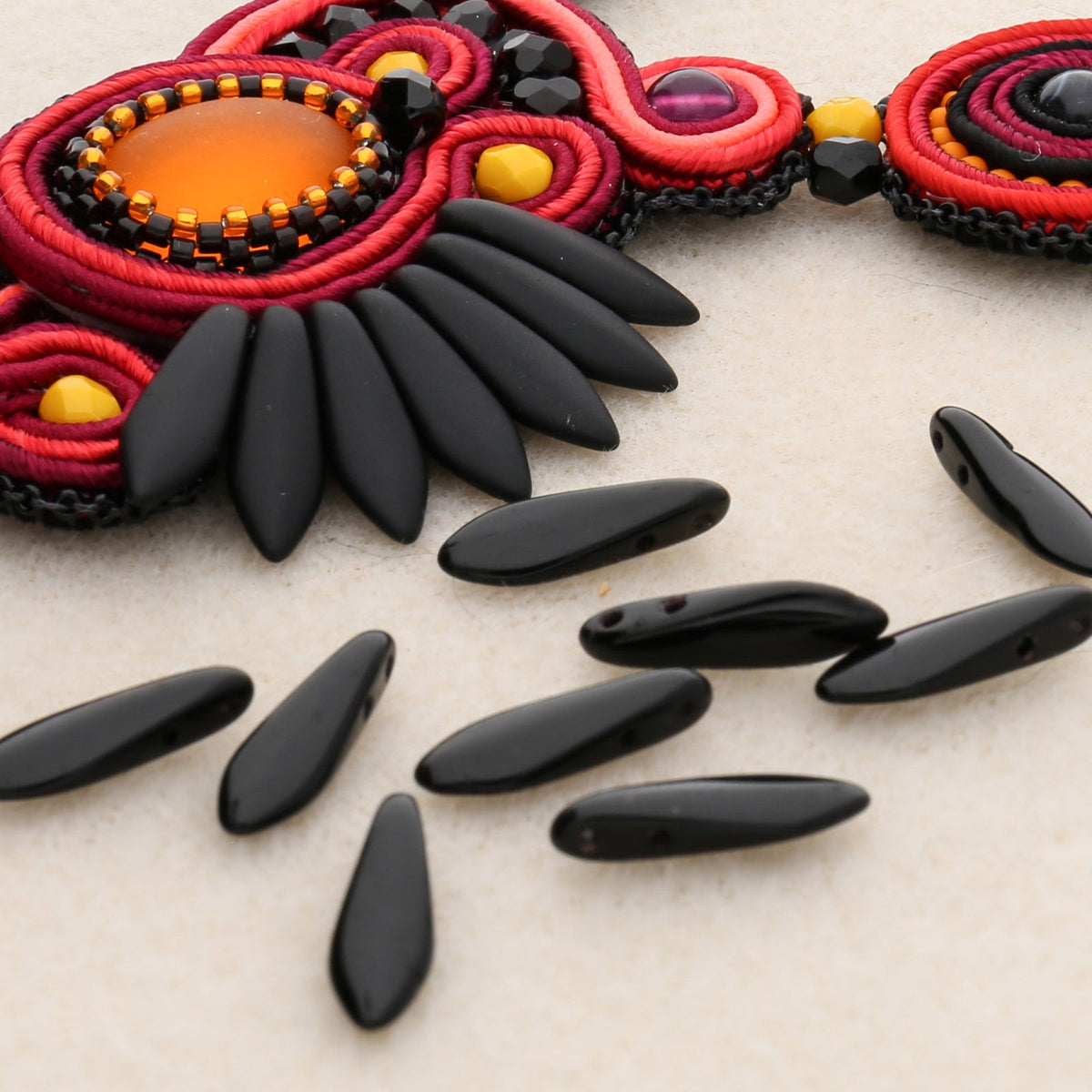 Dagger Beads - PerlineBeads
