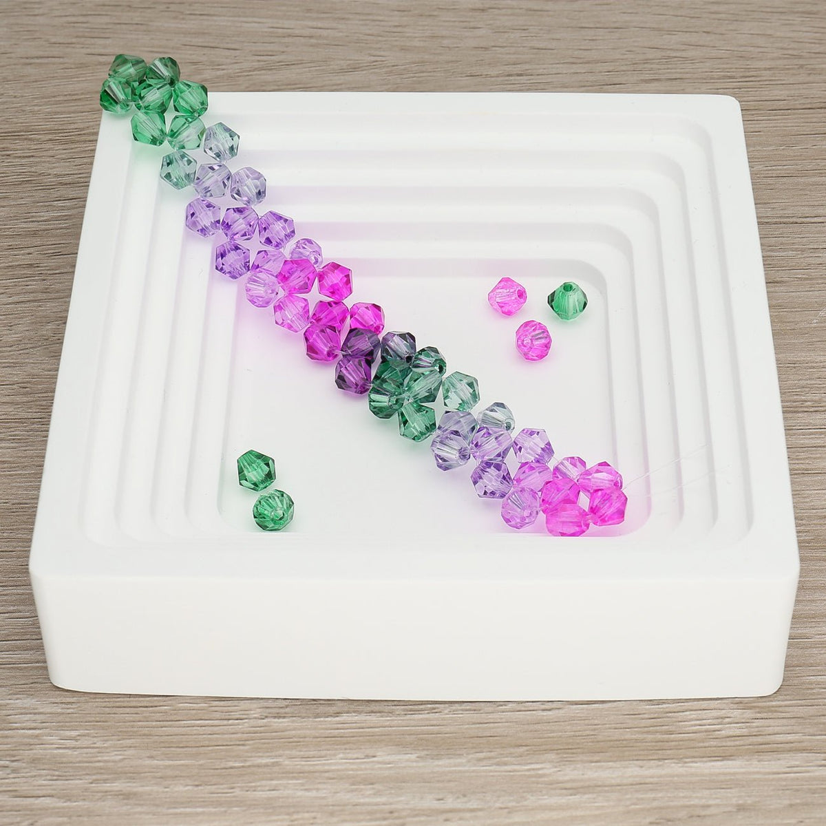 Doppelkegel aus Glas ⋅ 6 mm ⋅ Twilight Garden - PerlineBeads SA