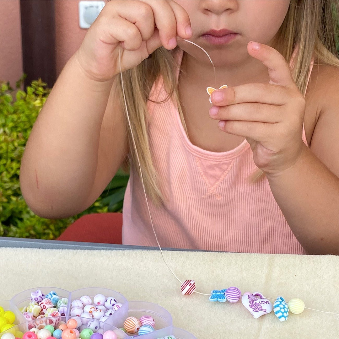 Perlenset für Kinder – Box mit verschiedene Acrylperlen in Farbe und Form - PerlineBeads