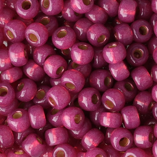 Rocailles-Perlen Miyuki 6/0 – Duracoat Silverlined Dyed Peony Pink - PerlineBeads SA