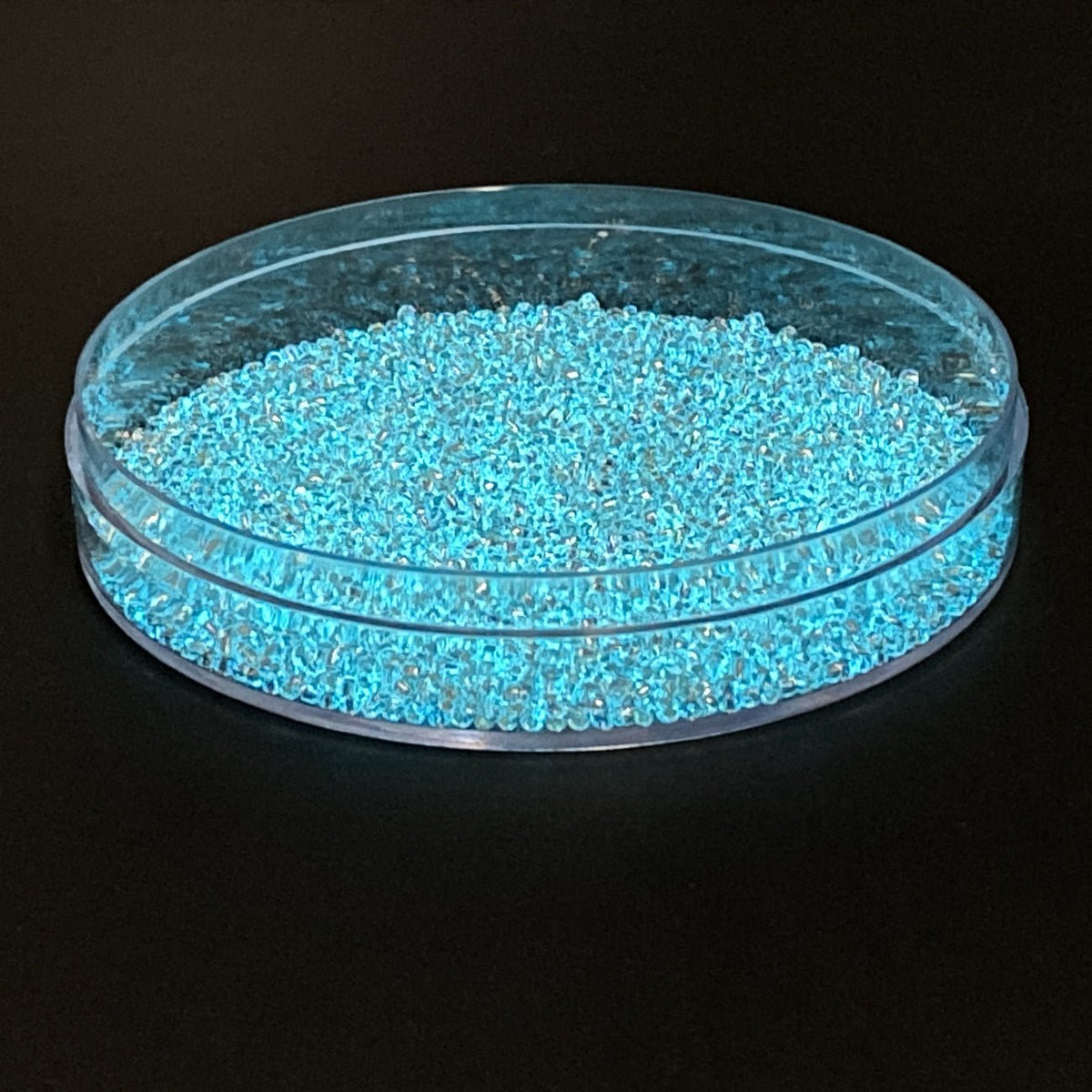 Rocailles-Perlen Toho 11/0 • Glow in the Dark • Silver-Lined Crystal/Glow Blue - PerlineBeads SA
