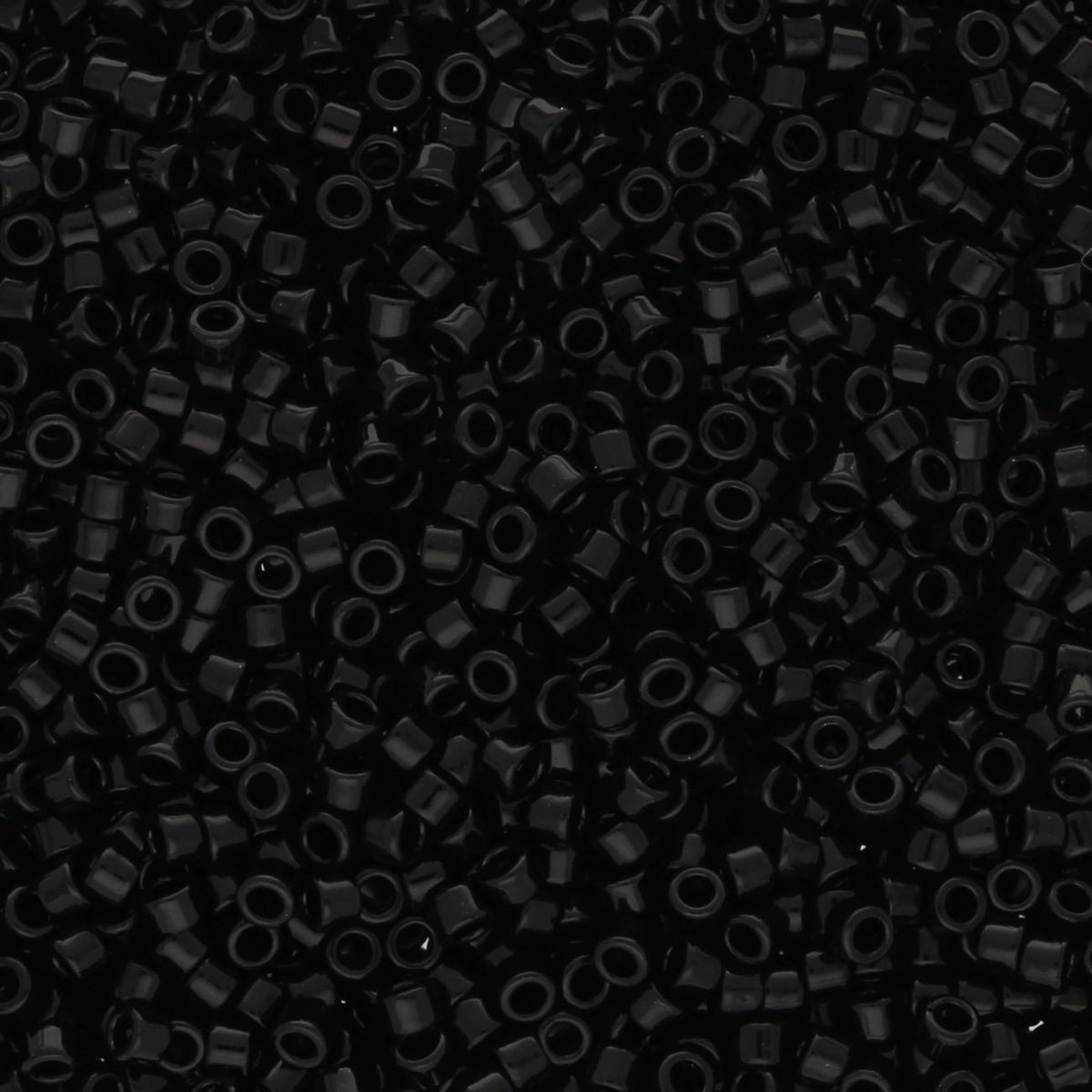 TOHO Aiko - Opaque Jet - PerlineBeads SA