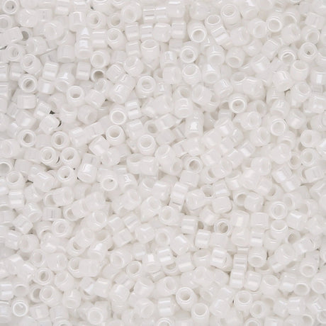 TOHO Aiko - Opaque White Luster - PerlineBeads SA