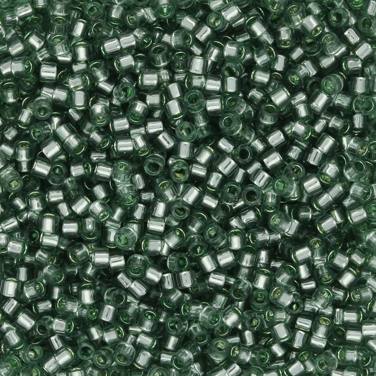 TOHO Aiko - Transparent Silver - Lined Jade - PerlineBeads SA