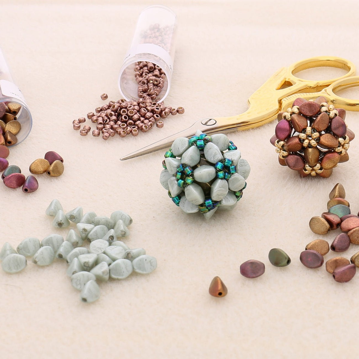 Acrylperle rund facettiert - 14 mm - Transparent - PerlineBeads