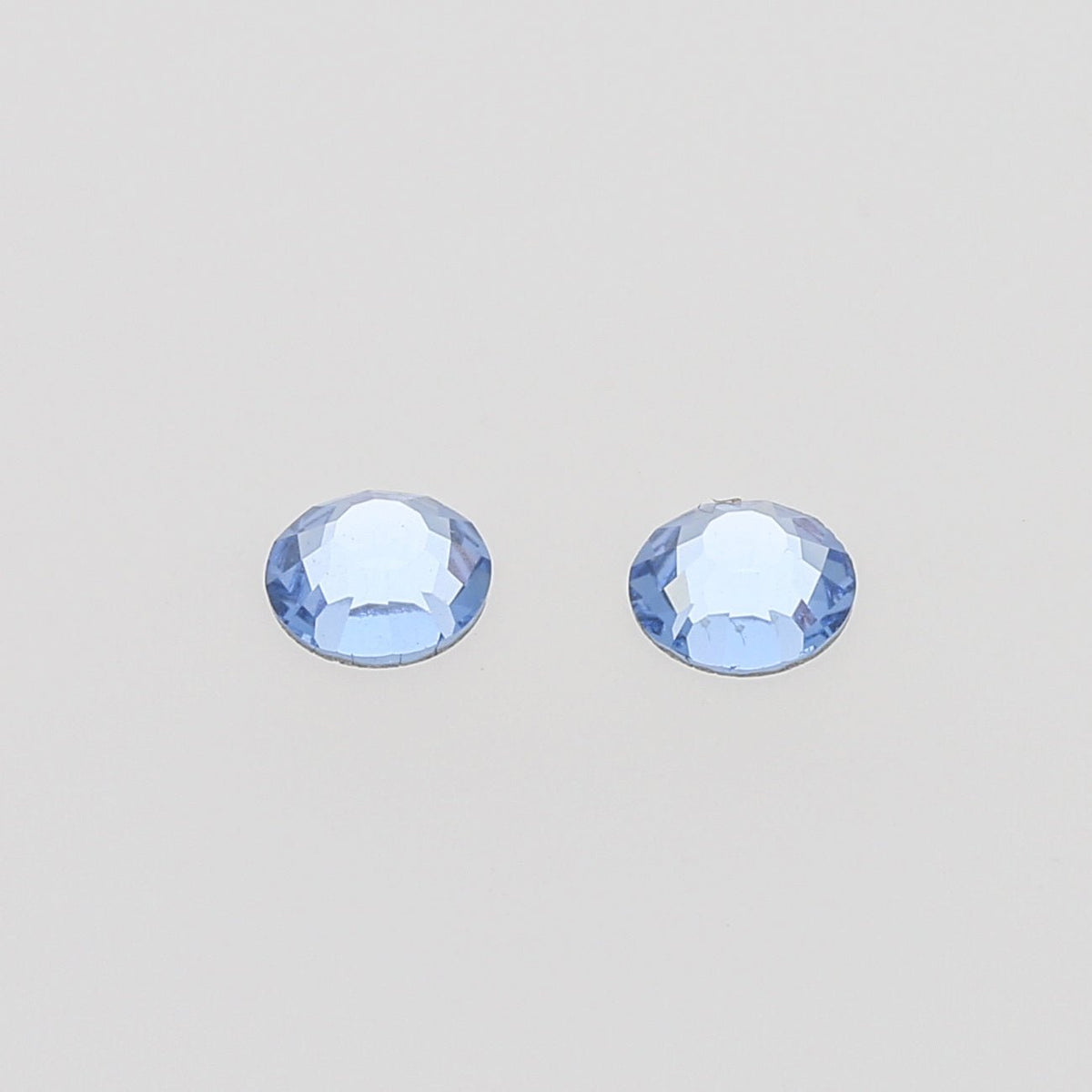 MC Flatback Cut Viva (SS20) – Light Sapphire - PerlineBeads