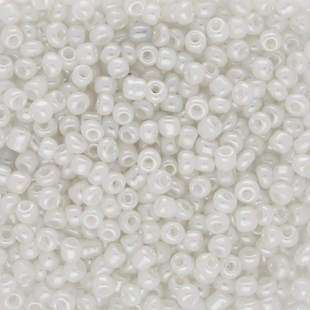 Rocailles Glasperlen 3 mm unregelmässige Grösse – Ceylon White - PerlineBeads