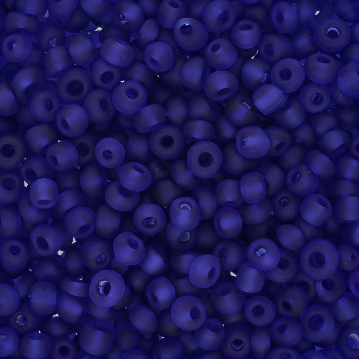 Rocailles Glasperlen 3 mm unregelmässige Grösse – Frosted Blue - PerlineBeads