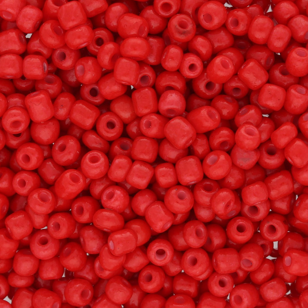Rocailles Glasperlen 3 mm unregelmässige Grösse – Opaque Red - PerlineBeads
