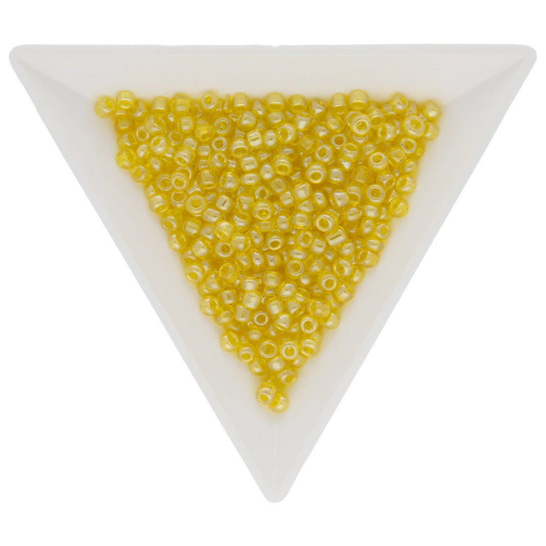 Rocailles Glasperlen 3 mm unregelmässige Grösse – Transparent Lustered Yellow - PerlineBeads