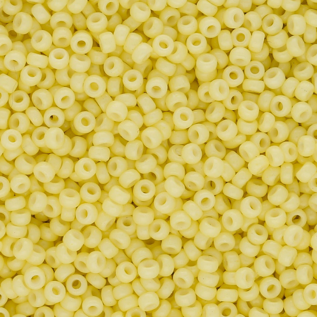 Rocailles-Perlen Miyuki 11/0 – Duracoat Opaque Dyed Pale Yellow - PerlineBeads