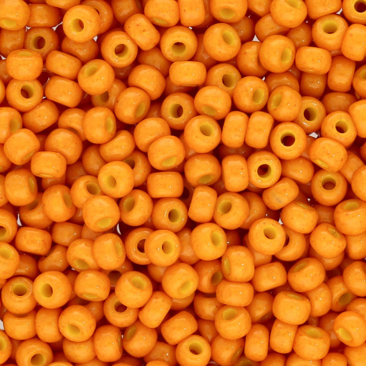 Rocailles-Perlen Miyuki 8/0 – Duracoat Opaque Dyed Orange - PerlineBeads