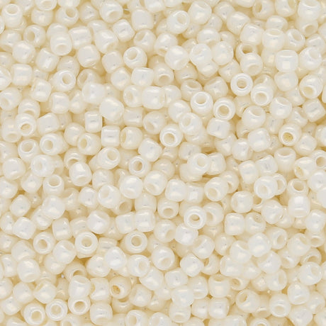 Rocailles-Perlen Toho 11/0 – Opaque Lustered Navajo White - PerlineBeads