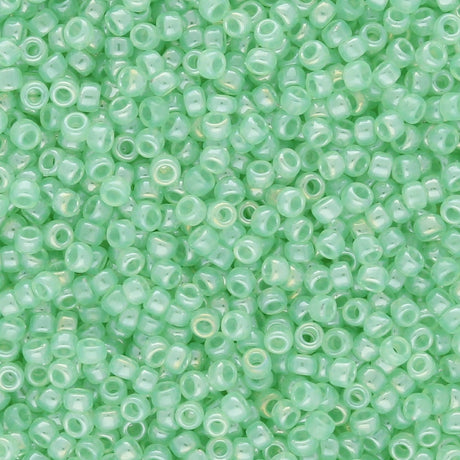 Rocailles-Perlen Toho 15/0 – Ceylon Celery - PerlineBeads