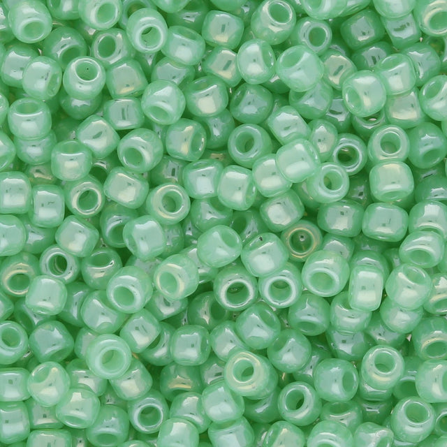 Rocailles-Perlen Toho 8/0 – Ceylon Celery - PerlineBeads