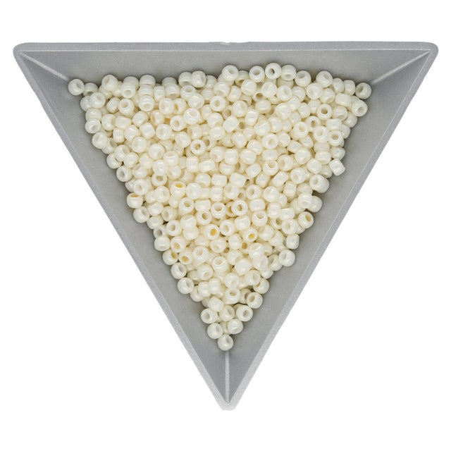 Rocailles-Perlen Toho 8/0 – Opaque-Lustered Navajo White - PerlineBeads
